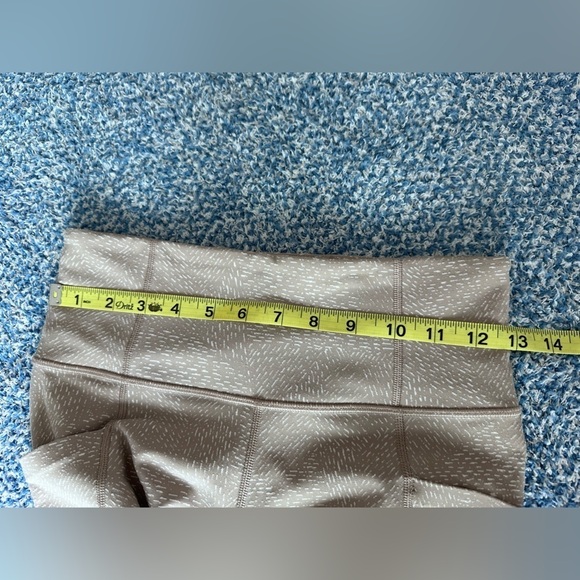 Athleta Salutation Stash Pocket Tights Rainwater pattern full lengthy leg XS - Picture 15 of 15